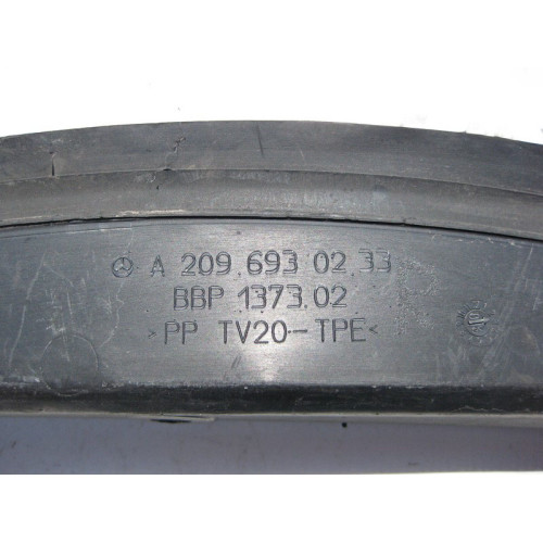 Mercedes-Benz A2096930233 Накладка проёма багажника правая CLK C209