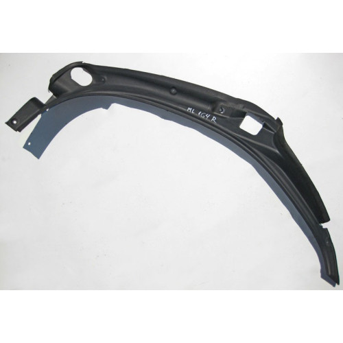 Mercedes-Benz A1646901630 9051 Накладка проёма багажника правая ML W164