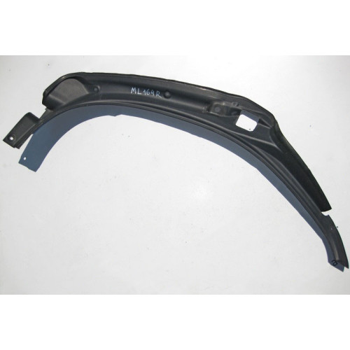 Mercedes-Benz A1646930233 9051 Накладка проёма багажника левая ML W164