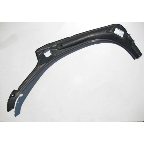 Mercedes-Benz A1646930233 9051 Накладка проёма багажника левая ML W164