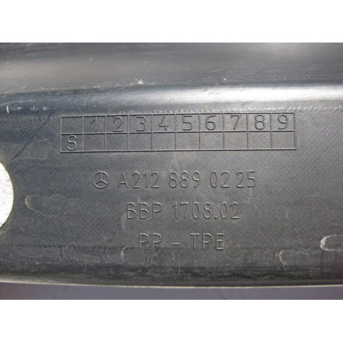 Mercedes-Benz A2128890225 Пыльник переднего правого крыла E-Class W212