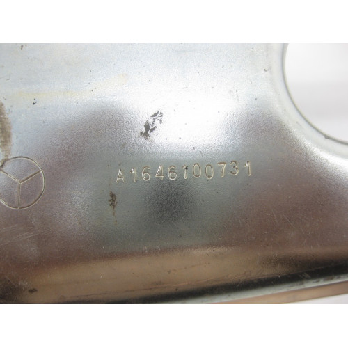 Mercedes-Benz A1646100731 Рама упора спинки заднего сидения слева ML W164