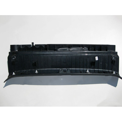 Mercedes-Benz A2136900041 9051 Накладка проёма багажника нижняя черная E-Class W213