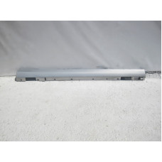 A2046980454 Порог пластиковый правый C-Class W204