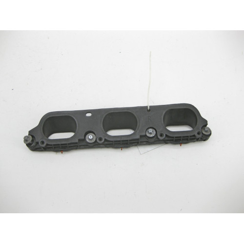 Mercedes-Benz A2760900244 Intermediate flange between the intake manifold and the right engine head M276 C-Class Convertible A205 C-Class Estate S205 C-Class Coupe C20