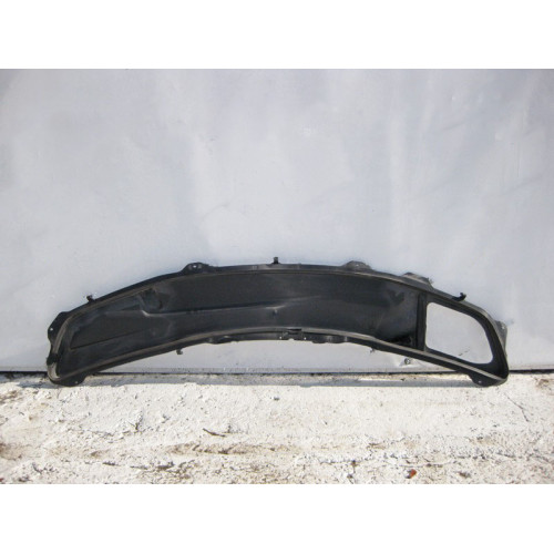 Mercedes-Benz A1648800205 Пластиковая накладка капота внутренняя ML W164 GL X164