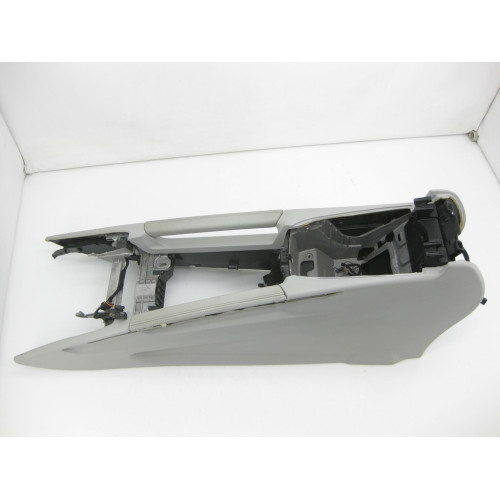 Mercedes-Benz A1646801052 7H20 Корпус центральной консоли подлокотника серый GL X164 ML W164