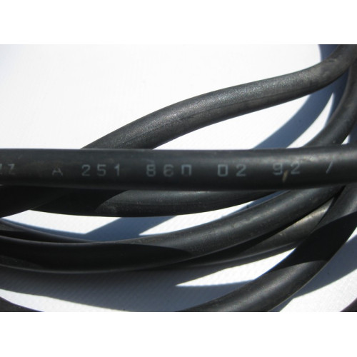 Mercedes-Benz A2518600292 Шланг омывателя стекла двери багажника R-Class W251