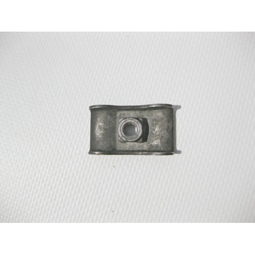 Mercedes-Benz A0009952632 Хомут крепления масляных трубок с привареной гайкой M6